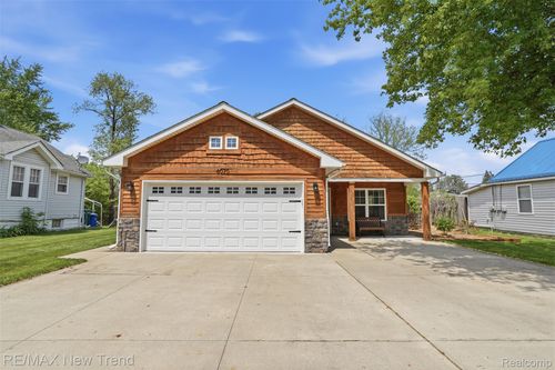 6070 Hackett, Waterford, MI, 48327-1741 | Card Image