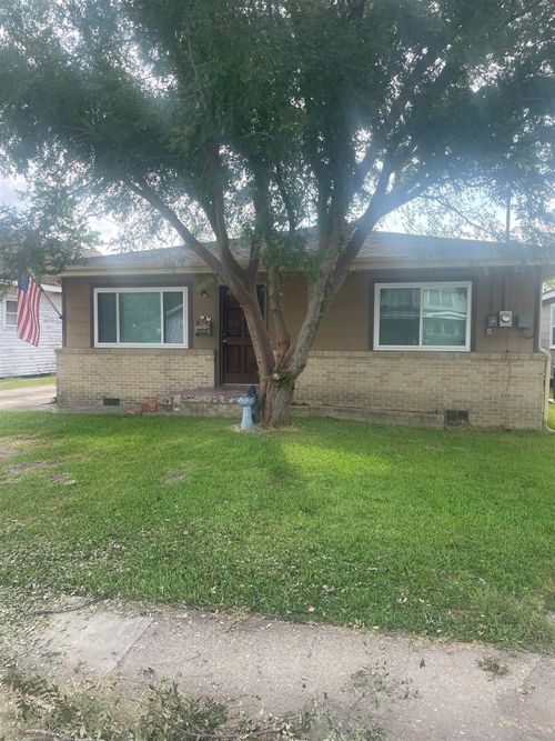 521 Lagarde St, Thibodaux, LA, 70301-3427 | Card Image