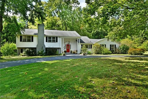 4810 Logan Way, Hubbard, OH, 44425-3317 | Card Image