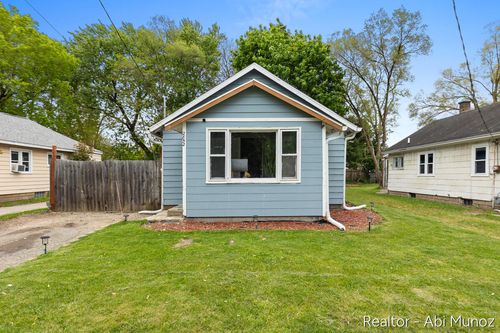 2852 Longstreet Avenue Sw, Wyoming, MI, 49509 | Card Image