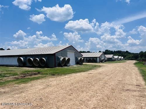 1097 Montgomery Rd Sw, Bogue Chitto, MS, 39629-9456 | Card Image