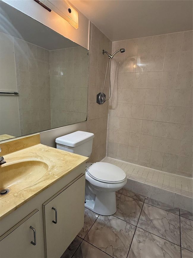 APT-91 - 4216 Inverrary Blvd, Townhouse with 2 bedrooms, 2 bathrooms and null parking in Lauderhill FL | Image 4