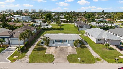 545 102nd Ave N, NAPLES, FL, 34108-3210 | Card Image