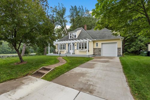 100 10th St Sw, Pine City, MN, 55063-1437 | Card Image