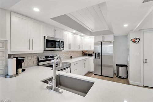 9109-1086 Forest Lakes Dr, NAPLES, FL, 34105-2296 | Card Image