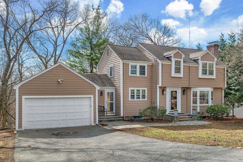 303 Upland Ave, Newton, MA, 02461-2002 | Card Image