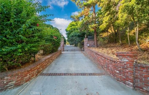 330 N Madison Ave, Monrovia, CA, 91016-1516 | Card Image