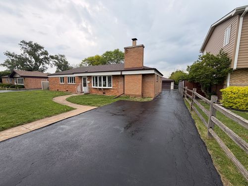 10809 Austin Ave, Chicago Ridge, IL, 60415-2225 | Card Image
