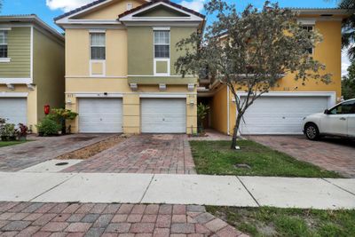 815 Pipers Cay Drive, Condo with 3 bedrooms, 2 bathrooms and null parking in West Palm Beach FL | Image 1