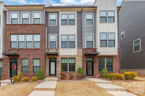 924 Broad River Ln, Charlotte, NC, 28211-1793 | Card Image