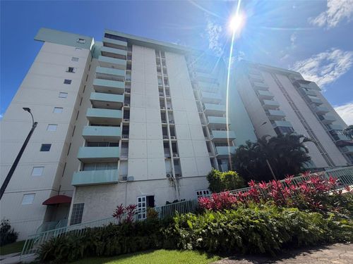 4-Cond. Intersuites 3000 Baldorioty, CAROLINA, PR, 00979 | Card Image