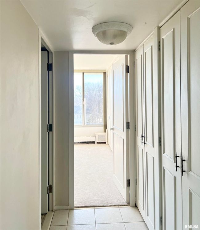 5B - 1337 21 St Ave, Condo with 2 bedrooms, 2 bathrooms and null parking in Rock Island IL | Image 18
