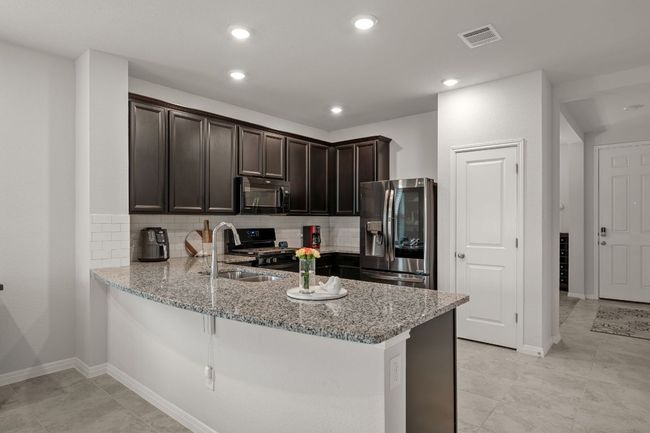 13712 Fallsprings Way, House other with 4 bedrooms, 3 bathrooms and 6 parking in Manor TX | Image 9