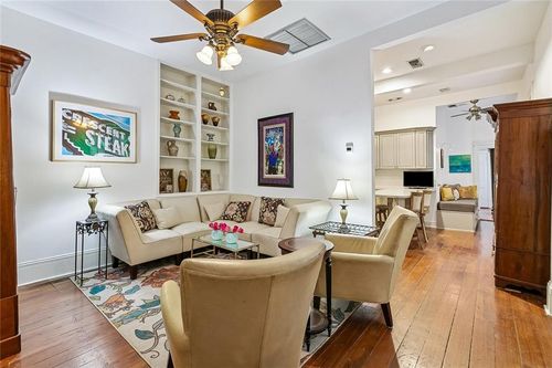 3-416 Burgundy St, New Orleans, LA, 70112-3428 | Card Image
