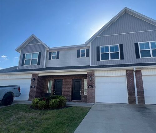 2757 W Kilimanjaro Way, Rogers, AR, 72758-8340 | Card Image