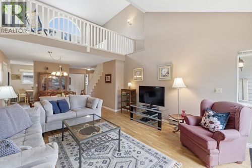 906 Roche Point Dr, North Vancouver, BC, V7H2T5 | Card Image