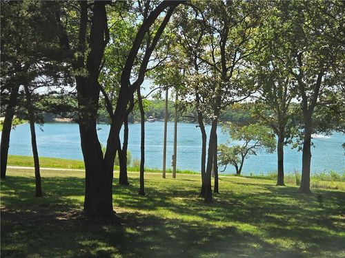 69 E Sugar Lake Dr, Mound City, KS, 66056 | Card Image