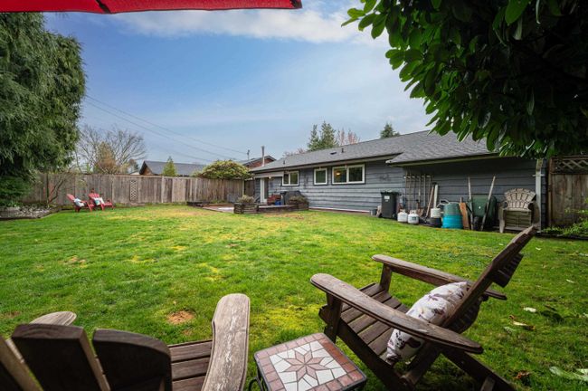 1325 Oakwood Crescent, House other with 3 bedrooms, 1 bathrooms and 3 parking in North Vancouver BC | Image 37