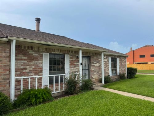 1141 Sunmeadow Dr, Beaumont, TX, 77706-3985 | Card Image