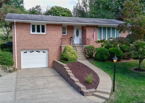 1007 Valley Dr, Greensburg, PA, 15601-1069 | Card Image