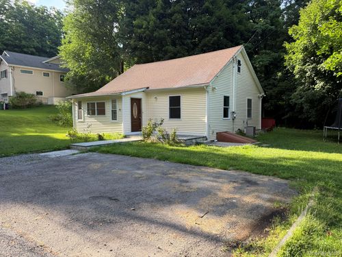 4 South St, Putnam Valley, NY, 10579-3045 | Card Image