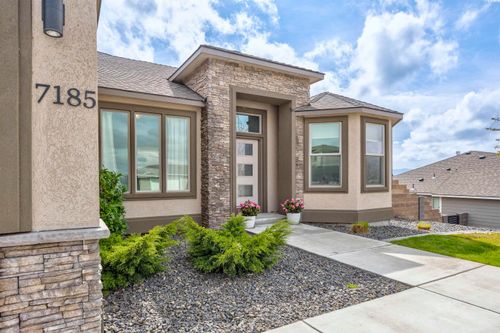 7185 Corsica Street, West Richland, WA, 99353 | Card Image
