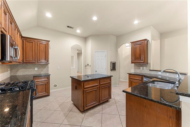27603 Molly Hills Ct, House other with 4 bedrooms, 2 bathrooms and 2 parking in Spring TX | Image 16