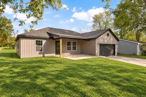 306 N Adams Ave, Aurora, MO, 65605-1202 | Card Image