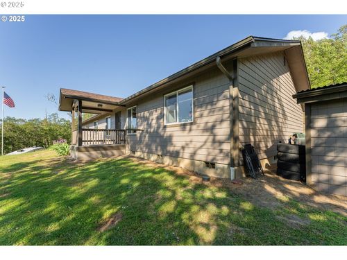 460 Huckleberry Mt Ln, Riddle, OR, 97469-9720 | Card Image