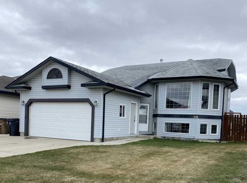 328 14 Street E, Home with 5 bedrooms, 3 bathrooms and 6 parking in Brooks AB | Card Image