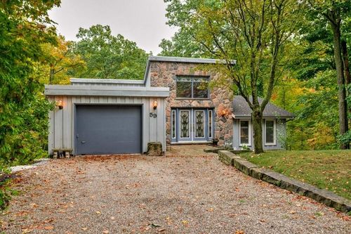 59 Park Rd S, Grimsby, ON, L3M4E7 | Card Image