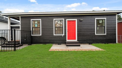 b-1504 W Blum St, Alvin, TX, 77511-5802 | Card Image