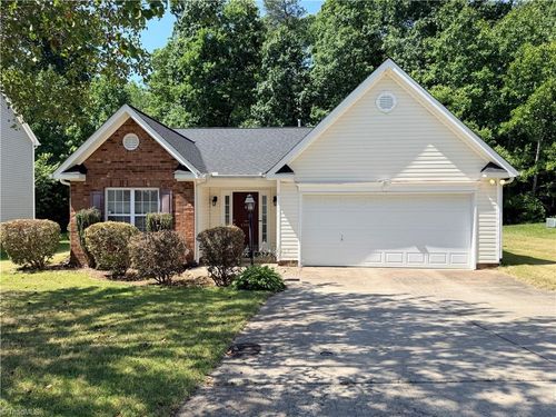 4566 Woodway Dr, Kernersville, NC, 27284-6210 | Card Image