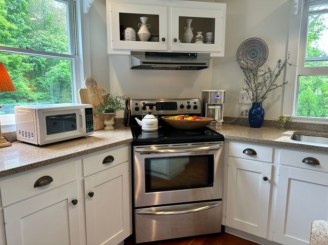 137 Main St, House other with 3 bedrooms, 2 bathrooms and 3 parking in Chester CT | Image 10