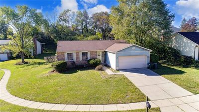 2208 Cogswell Court, House other with 3 bedrooms, 2 bathrooms and null parking in Miamisburg OH | Image 2