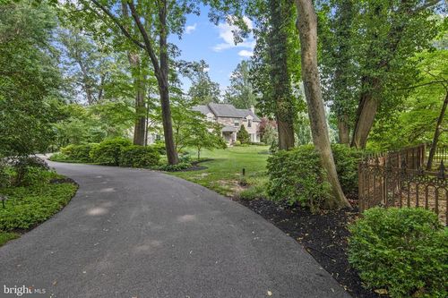 8 Shannon Cir, BRYN MAWR, PA, 19010-3713 | Card Image