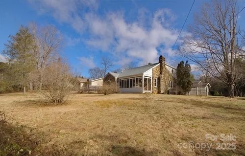 365 Old Haw Creek Rd, Asheville, NC, 28805-1421 | Card Image