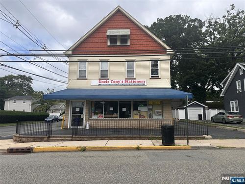 211 Van Winkle Ave, Hawthorne, NJ, 07506-1621 | Card Image