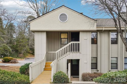 602 Abbey Cir, Asheville, NC, 28805-3404 | Card Image