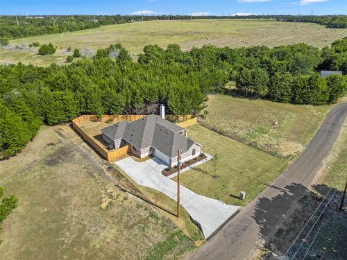 425 Water Crest Ln, Glenn Heights, TX, 75154 | Card Image