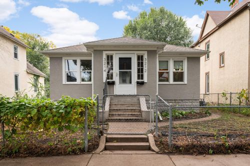 3212 19th Ave S, Minneapolis, MN, 55407-2402 | Card Image