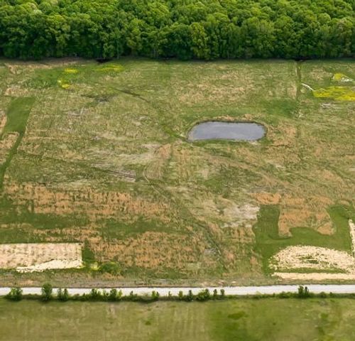 142 Emma Ln, Hohenwald, TN, 38462-3001 | Card Image