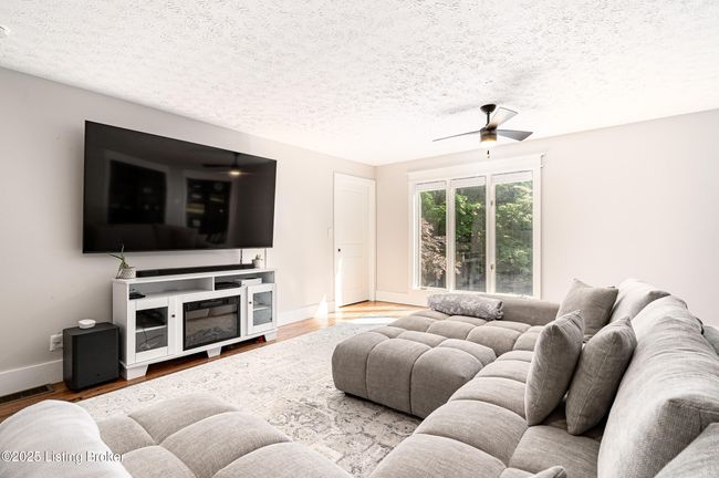 2918 Spickert Knob Rd, House other with 5 bedrooms, 4 bathrooms and null parking in Floyds Knobs IN | Image 33
