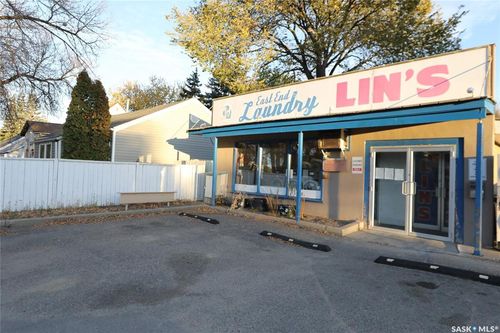 846 Athabasca St E, Moose Jaw, SK, S6H0M7 | Card Image