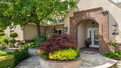 1037 Vienna Drive, Lodi, CA, 95242 | Card Image