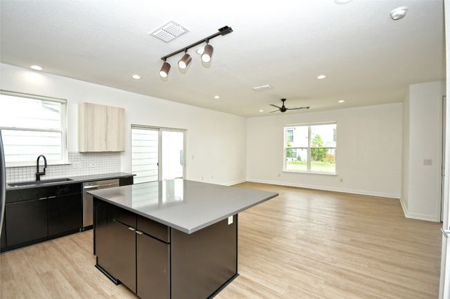 APT-25 - 7601 Cooper Ln, House other with 3 bedrooms, 3 bathrooms and 2 parking in Austin TX | Image 10