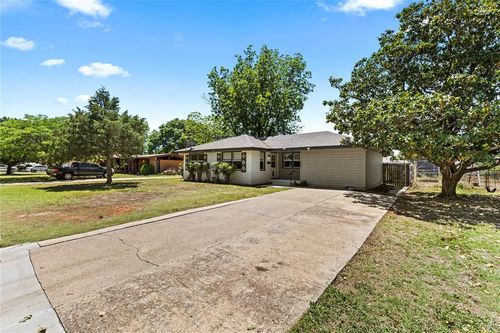 1208 N Grant St, Cordell, OK, 73632-2418 | Card Image