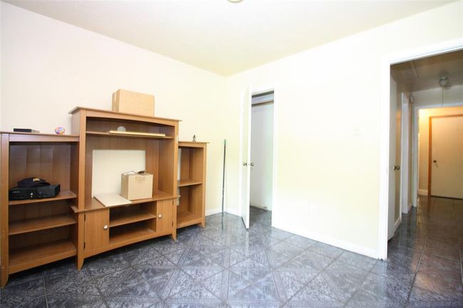 Large Secondary bedrooms | Image 30