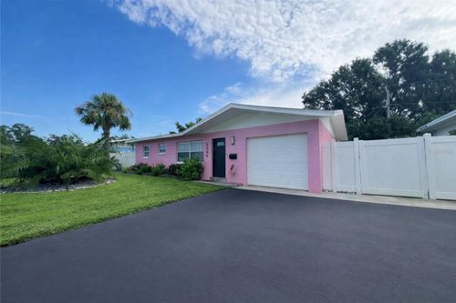 3748 Manatee Dr Se, ST PETERSBURG, FL, 33705-4016 | Card Image