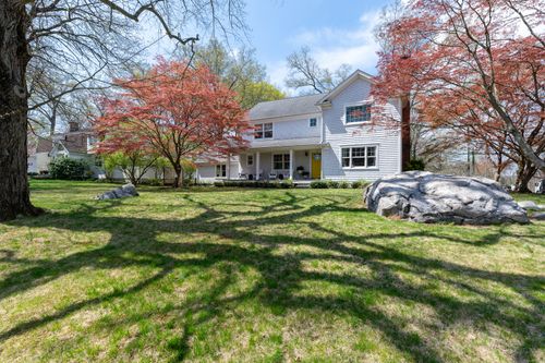 2 Lakeview Dr, Riverside, CT, 06878-1111 | Card Image